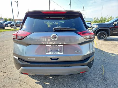 Used 2021 Nissan Rogue SV FWD image 3
