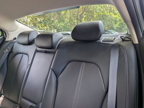 Used 2023 Genesis G70 2.0T RWD image 13