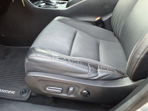 Used 2014 Toyota Highlander Plus image 17