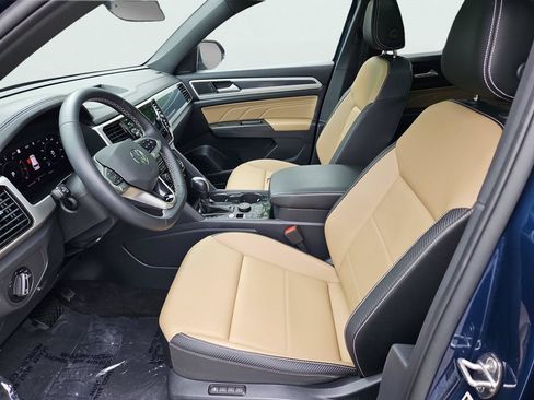 Used 2023 Volkswagen Atlas Cross Sport SEL AWD/4WD image 35
