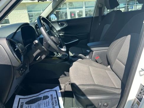 Used 2020 Kia Soul EX FWD image 9