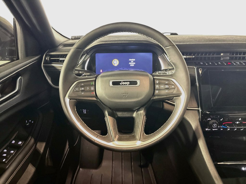Used 2024 Jeep Grand Cherokee L Altitude AWD/4WD image 13