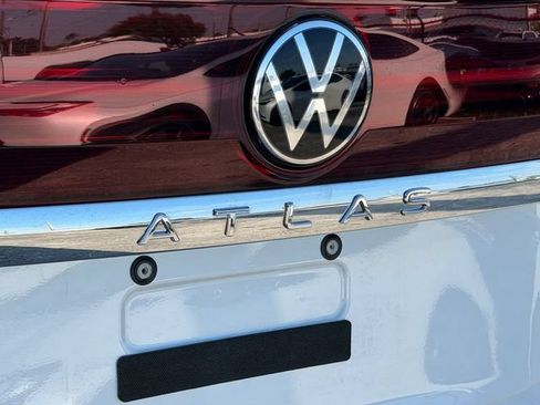 Certified 2026 Volkswagen Atlas SEL Premium R-Line AWD/4WD image 9