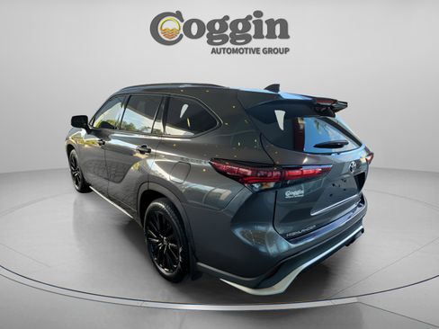 Certified 2025 Toyota Highlander XSE image 4