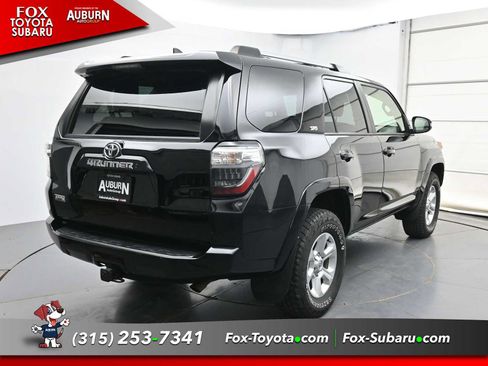 Used 2022 Toyota 4Runner SR5 Premium w/ Moonroof Package AWD/4WD image 17