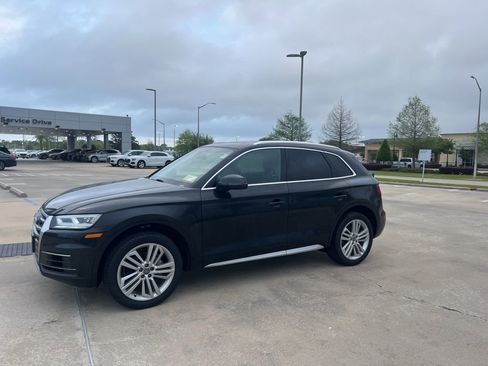 Used 2019 Audi Q5 2.0T Premium Plus w/ Premium Plus Package image 3