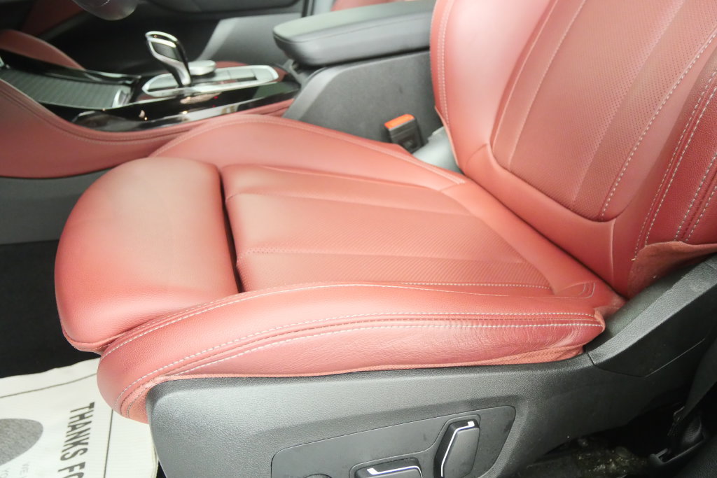 Certified 2025 BMW X4 xDrive30i w/ Premium Package AWD/4WD image 10