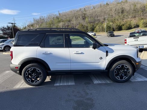 New 2025 Ford Bronco Sport Outer Banks w/ Outer Banks Tech Package+ AWD/4WD image 4