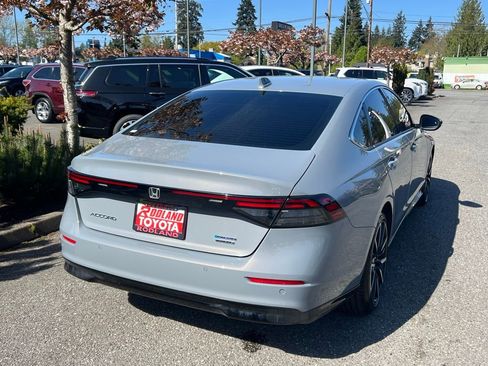 Used 2025 Honda Accord Touring image 7