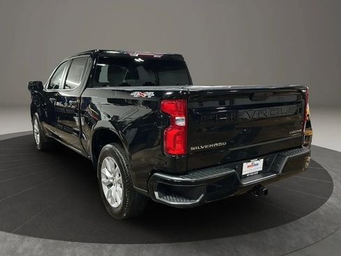 Used 2022 Chevrolet Silverado 1500 Custom image 3