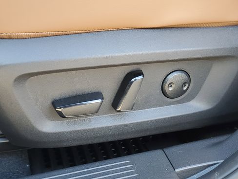 New 2026 Nissan Rogue Platinum image 8