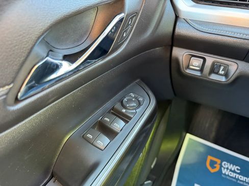 Used 2023 GMC Acadia SLT image 27