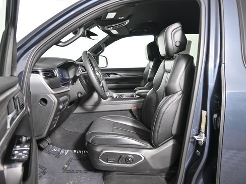 Used 2024 Jeep Wagoneer Series II w/ Flexible Seating Group AWD/4WD image 22