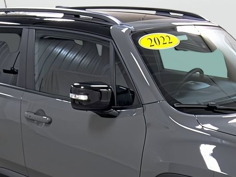 Used 2022 Jeep Renegade Limited w/ Sun, Sound & Wheels Group image 15
