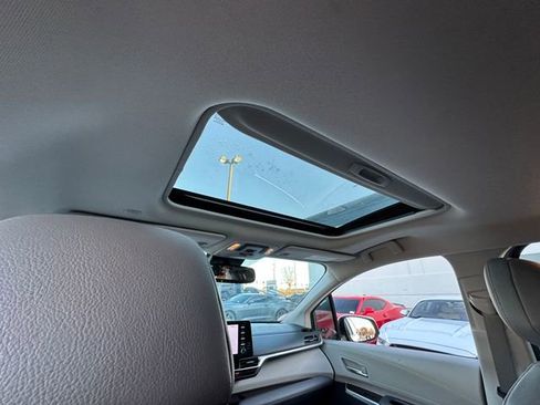 Used 2023 Toyota Sienna XLE image 34