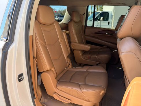 Used 2016 Cadillac Escalade ESV Platinum image 51