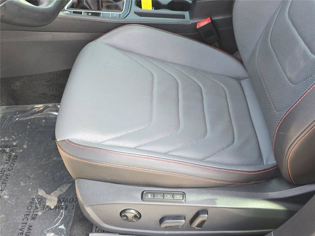 Used 2025 Volkswagen Jetta GLI Autobahn FWD image 14