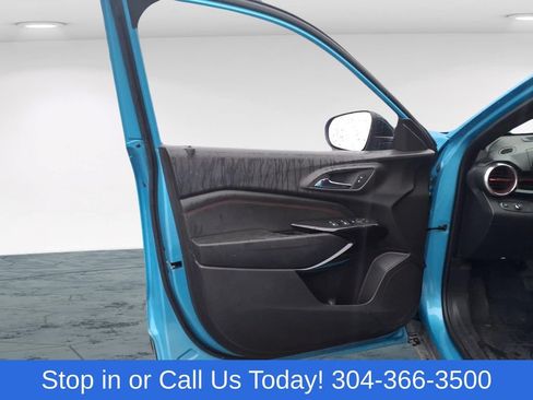 Used 2025 Chevrolet Trax RS FWD image 10