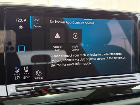 Certified 2025 Volkswagen Atlas SE image 10