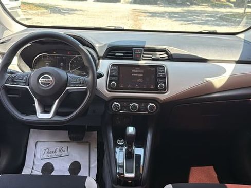 Used 2021 Nissan Versa SV FWD image 13