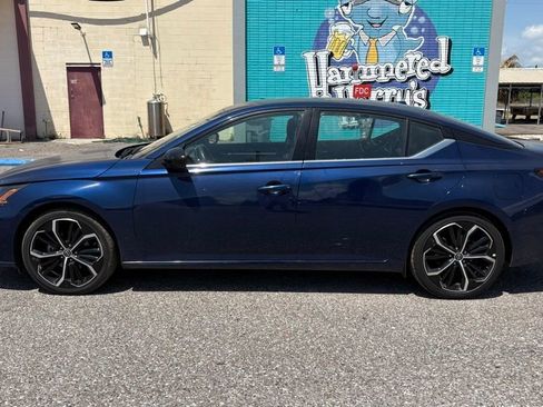 Used 2024 Nissan Altima 2.5 SR FWD image 6