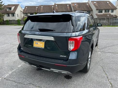 Used 2023 Ford Explorer XLT w/ Equipment Group 202A AWD/4WD image 10