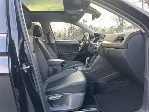 Used 2023 Volkswagen Tiguan SE image 24