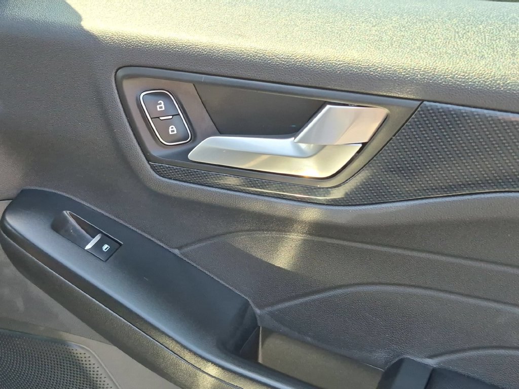 Used 2025 Ford Escape ST-Line AWD/4WD image 34