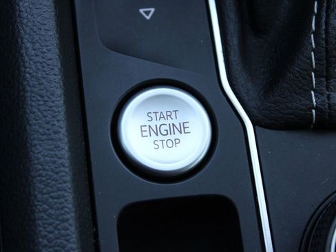 Used 2022 Volkswagen Atlas SE image 33