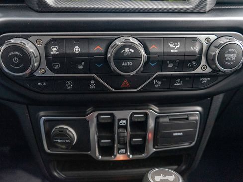 Used 2022 Jeep Wrangler Unlimited Sahara w/ LED Lighting Group image 20