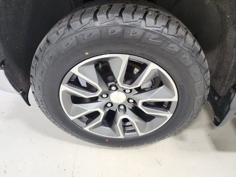 Used 2022 Chevrolet Silverado 1500 LT image 38