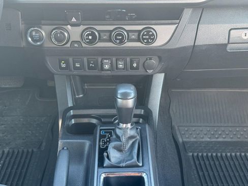 Used 2018 Toyota Tacoma TRD Sport w/ Technology Package image 13