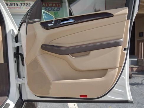 Used 2017 Mercedes-Benz GLE 350 w/ Premium 1 Package image 37