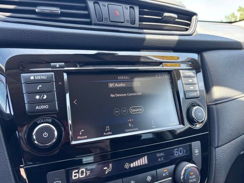 Used 2019 Nissan Rogue SV AWD/4WD image 24