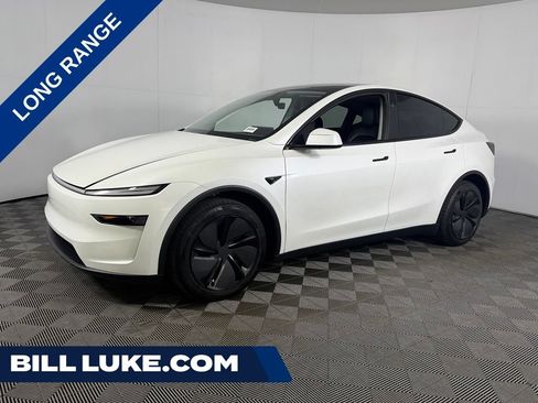 Used 2026 Tesla Model Y 2WD image 1