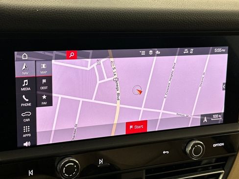 Used 2023 Porsche Macan image 18