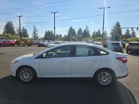 Used 2012 Ford Focus SE FWD image 3