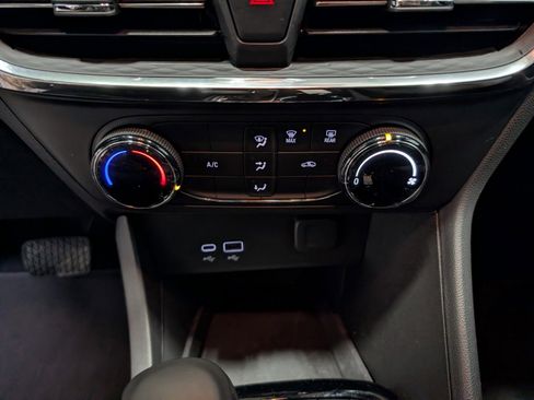 Used 2025 Buick Encore GX Preferred image 20