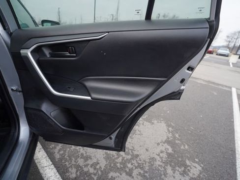 Used 2022 Toyota RAV4 LE image 22