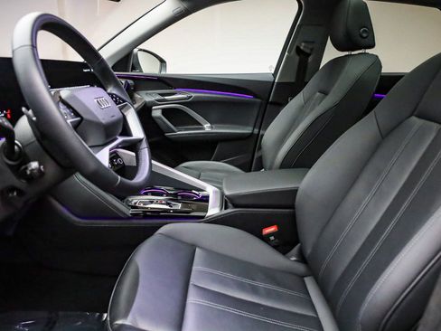 Certified 2025 Audi Q5 Premium w/ Convenience Package image 17