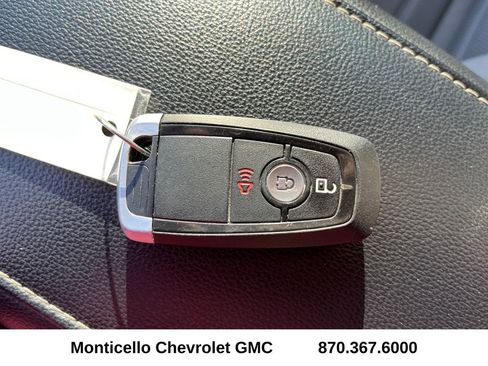 Used 2020 Ford Fusion SE image 20