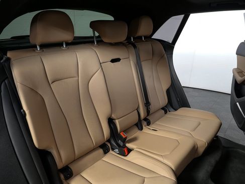 Used 2023 Audi Q8 Premium Plus image 21