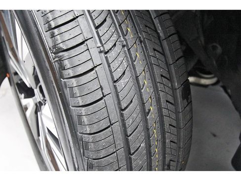 Used 2023 Nissan Rogue SV image 30