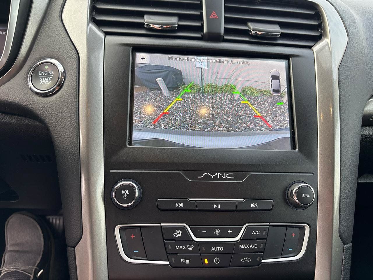 Used 2019 Ford Fusion SE FWD image 20