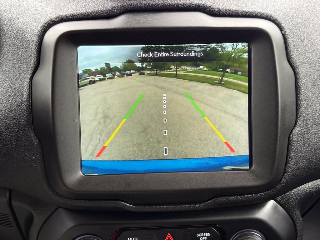 Used 2021 Jeep Renegade Latitude w/ Luxury Group I AWD/4WD image 32
