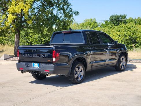 Used 2025 Honda Ridgeline TrailSport image 5