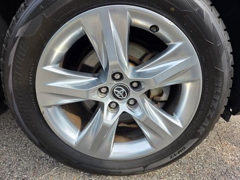 Used 2017 Toyota Highlander Limited AWD/4WD image 7