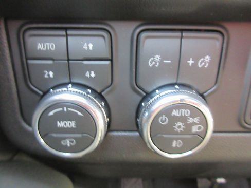 New 2026 GMC Yukon Denali image 17