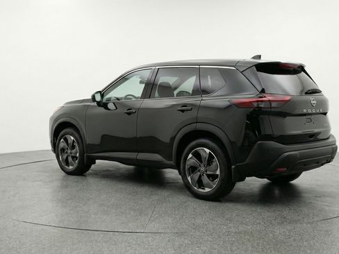 Used 2025 Nissan Rogue SV image 6