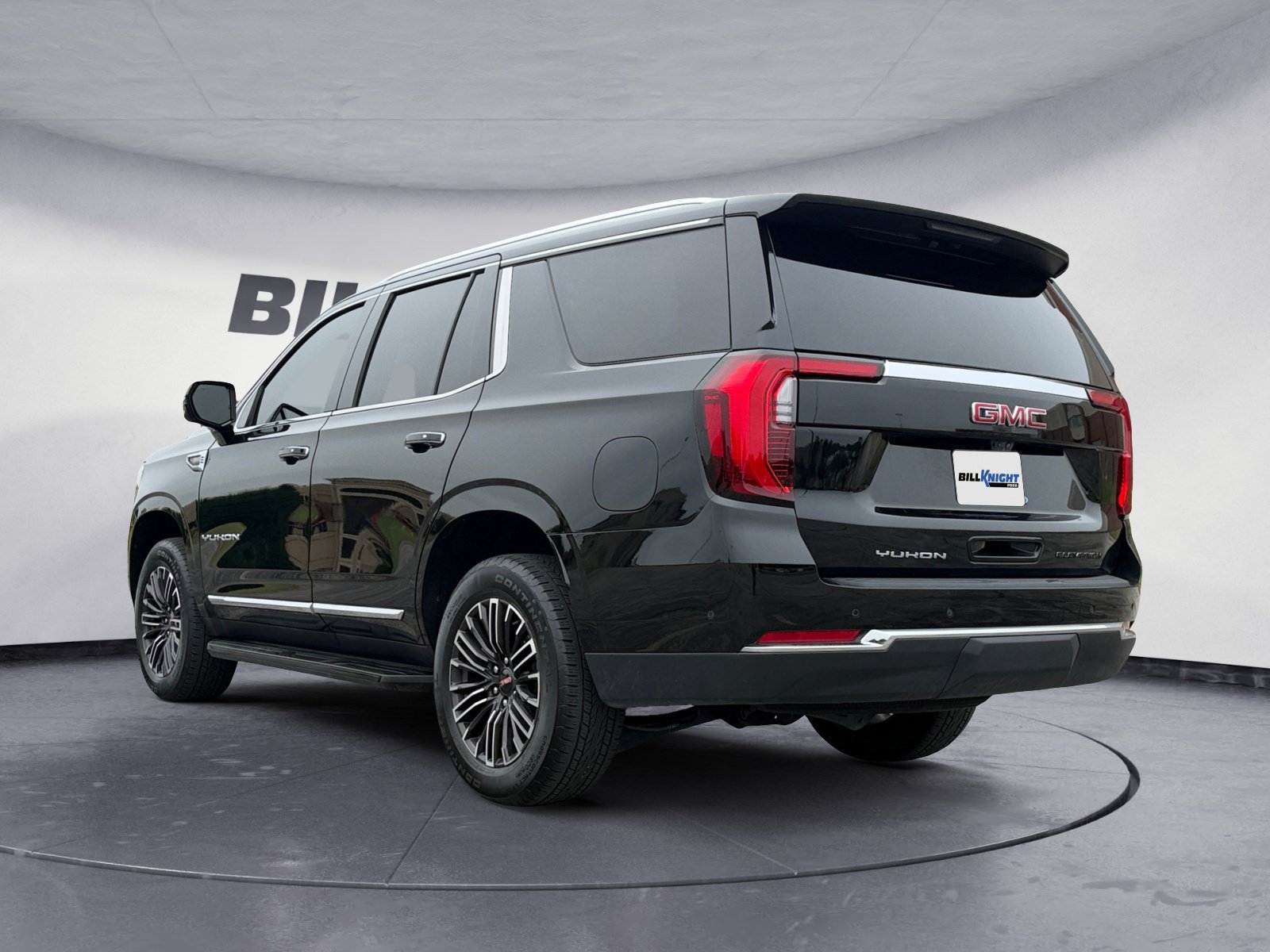 Used 2025 GMC Yukon Elevation w/ Elevation Premium Package AWD/4WD image 3